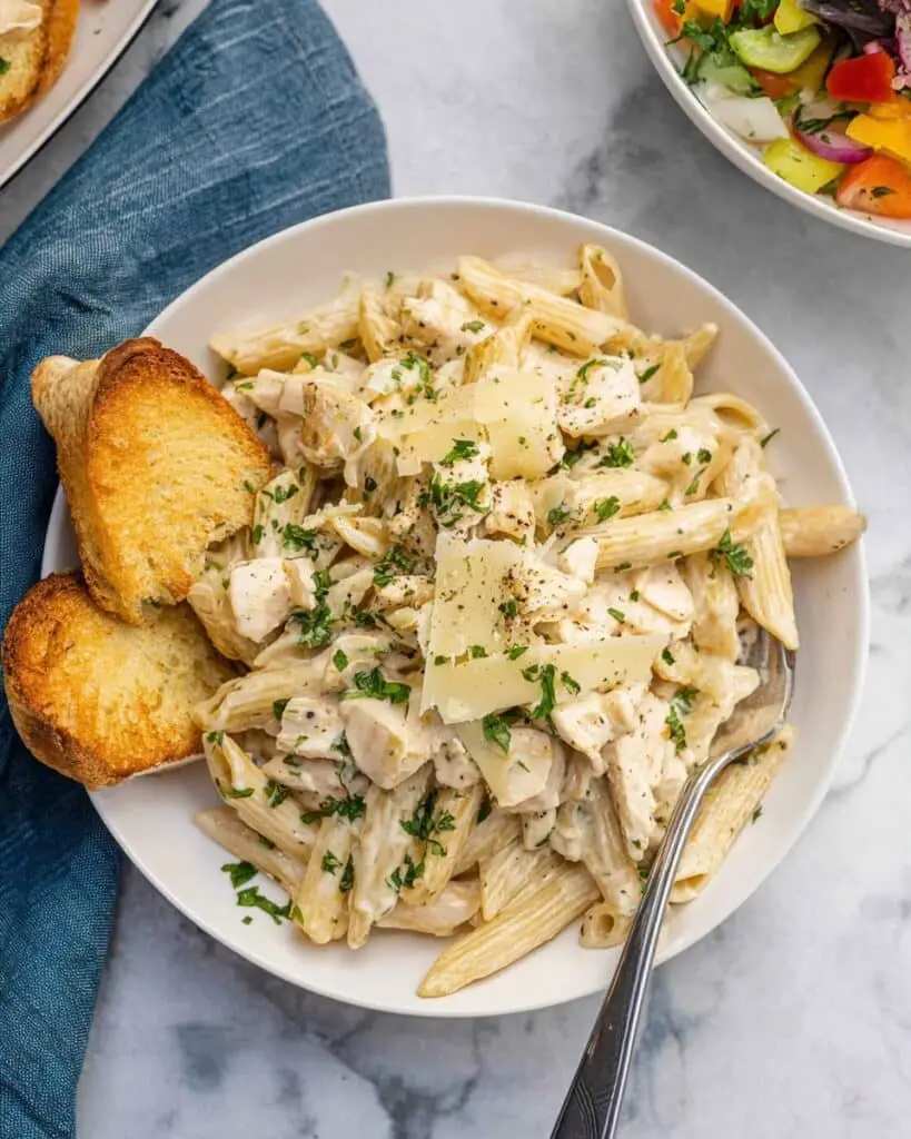 The BEST Crockpot Chicken Alfredo Recipe